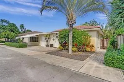 500 NE 25th St #2, Wilton Manors: photo 1 of 8