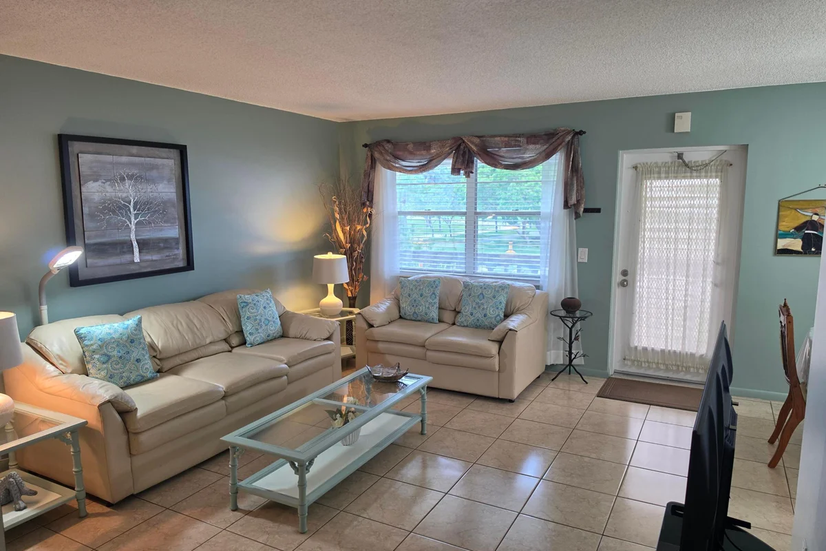 15 Markham A, Deerfield Beach: photo 1 of 33