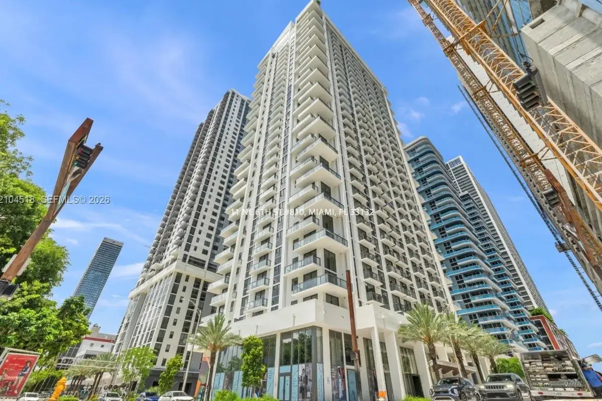 11 NE 6th St #810, Miami: photo 1 of 7