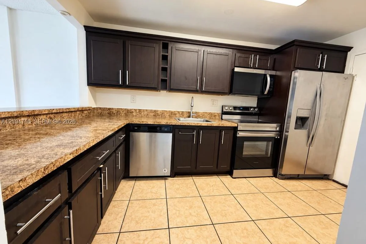 1465 NE 123rd St #205, North Miami: photo 1 of 22