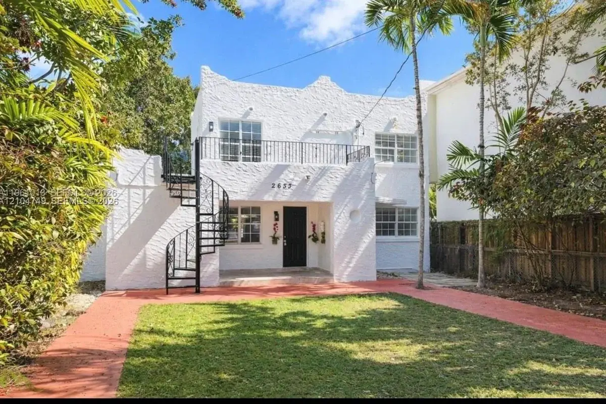 2633 SW 34th Ave, Miami: photo 1 of 27