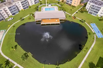 206 SE 10th St #303, Dania Beach: photo 1 of 35
