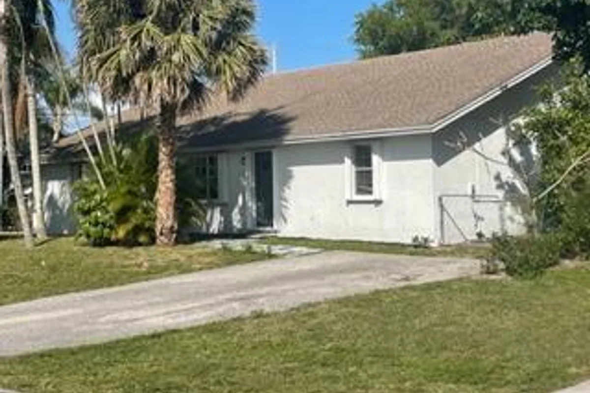 6110 Francis St #2, Jupiter: photo 1 of 13