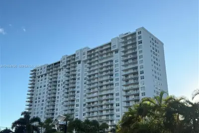 2801 NE 183rd St #308W, Aventura: photo 1 of 1