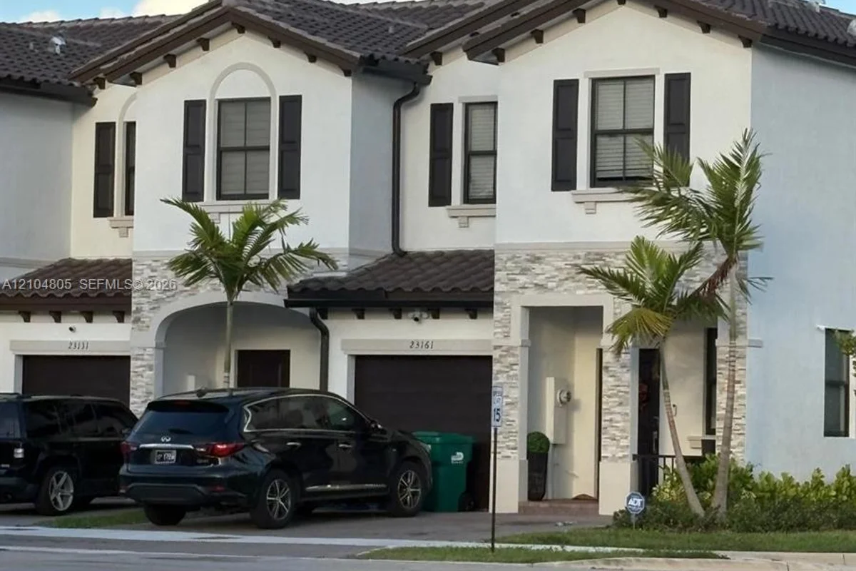 23161 SW 127th Ct #1, Miami: photo 1 of 6