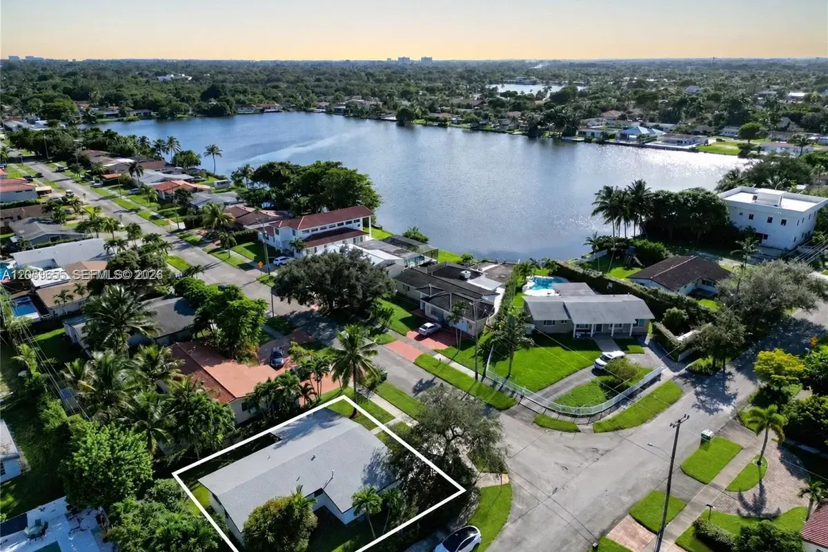 21341 NE 25th Ct, Aventura: photo 1 of 13