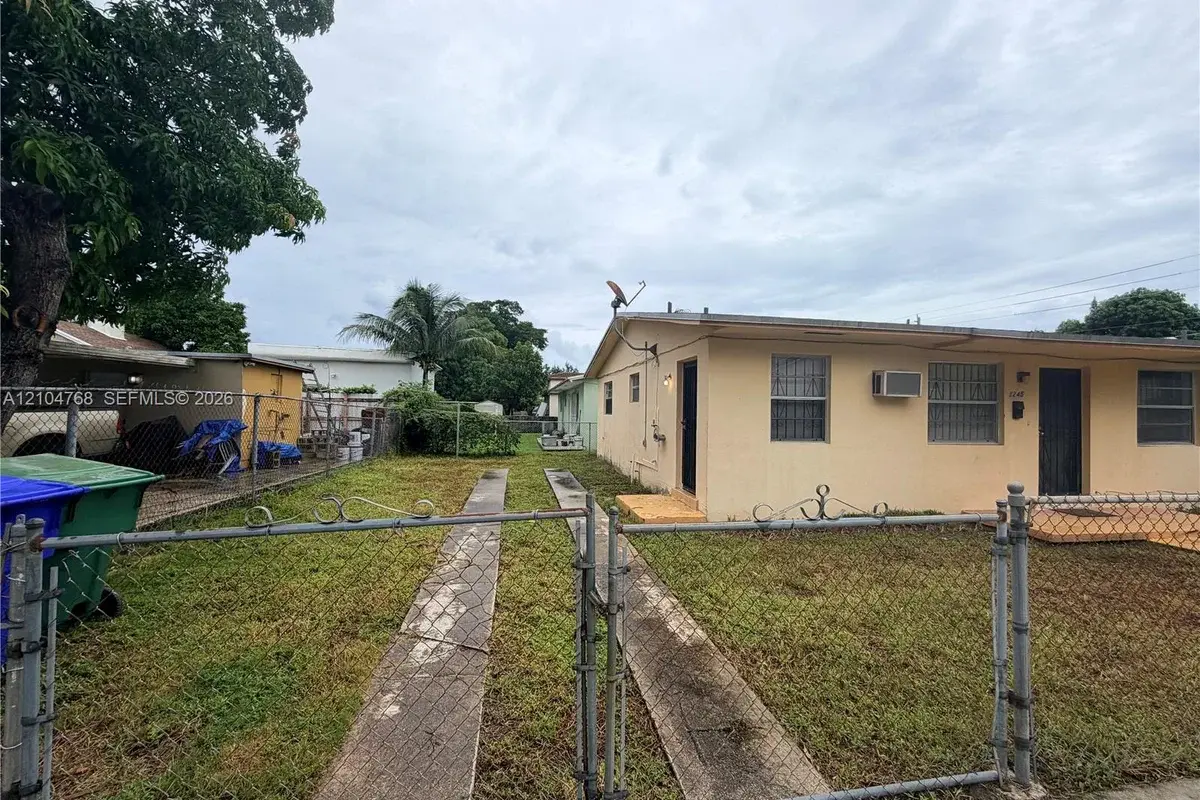 Townhouse in Miami: photo 1 of 5