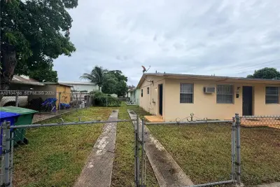 Townhouse in Miami: photo 1 of 5