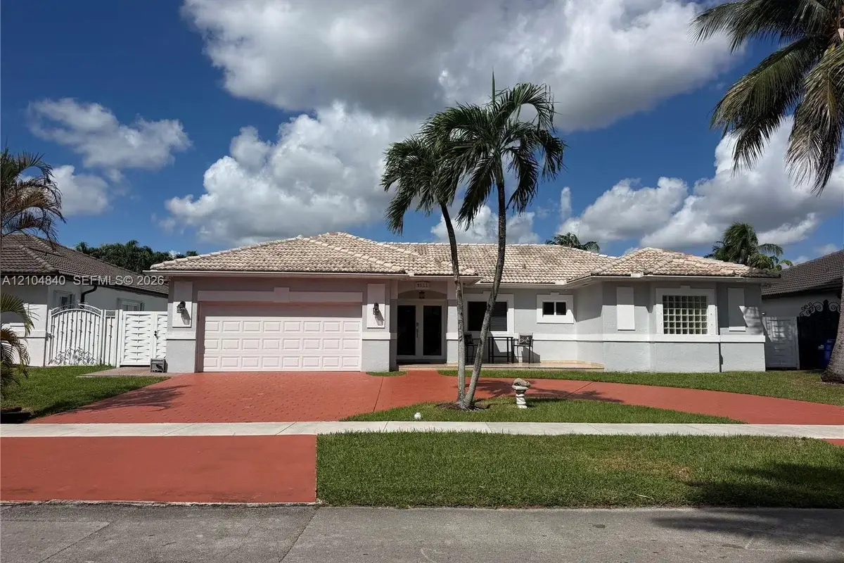 9011 NW 162nd Ter, Miami Lakes: photo 1 of 30
