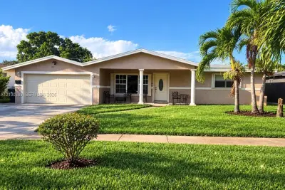 3851 SW 11th St, Fort Lauderdale: photo 1 of 23