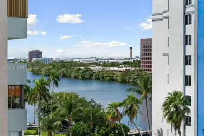 5055 NW 7th St #908, Miami: photo 1 of 44