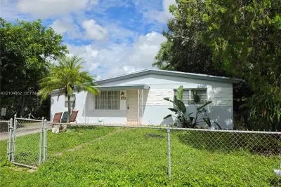 5701 Raleigh St, Hollywood: photo 1 of 13