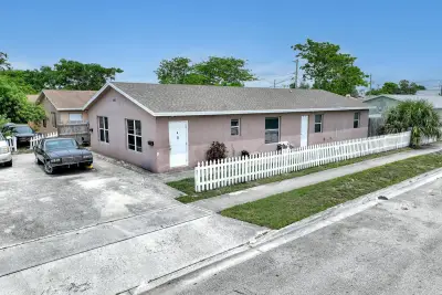 1000 Martin Luther King Junior Blvd, Riviera Beach: photo 1 of 4