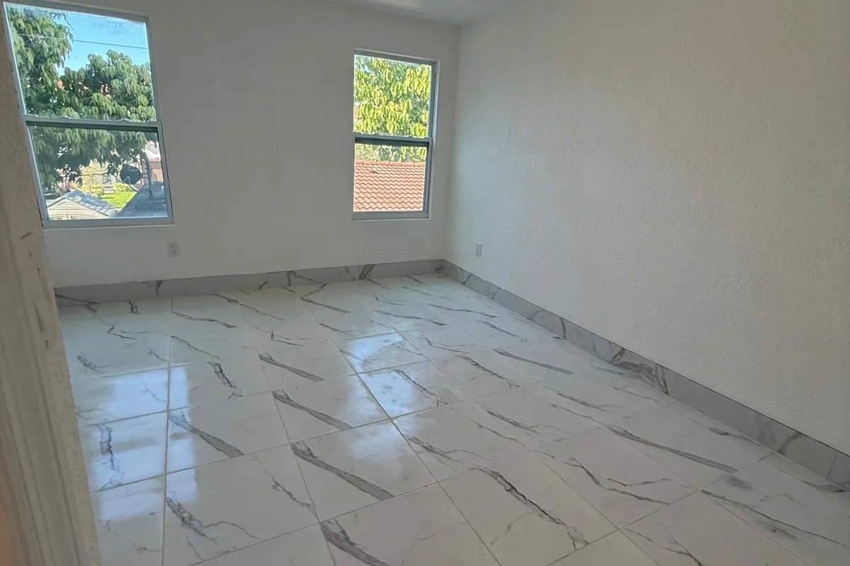 1652 Madison St, Hollywood: photo 1 of 3