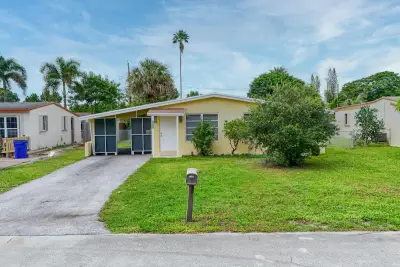 2647 NW 62nd Ave, Margate: photo 1 of 27