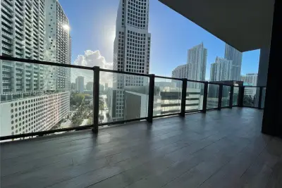 68 SE 6th St #909, Miami: photo 1 of 22