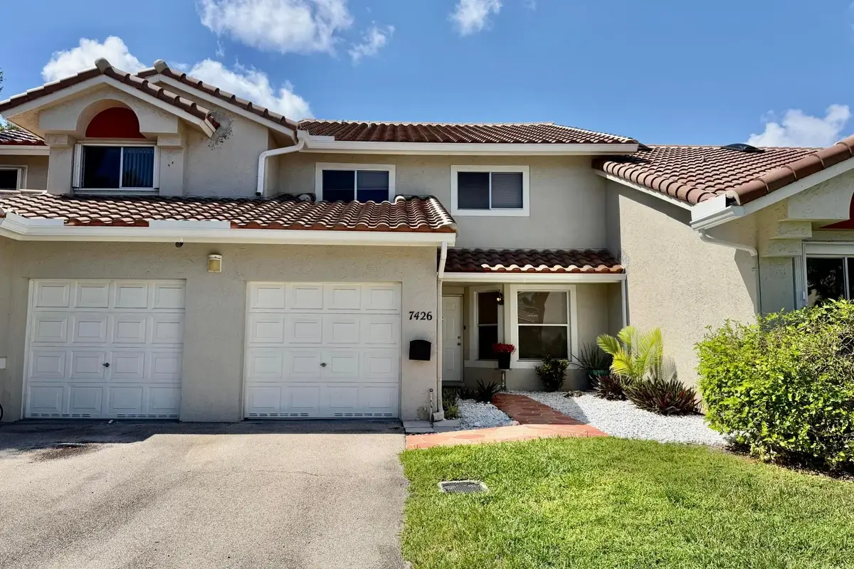 7426 Pinewalk Dr S #19-4, Margate: photo 1 of 30