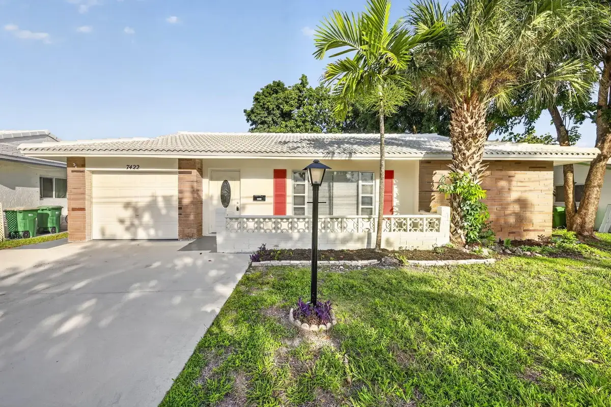 7422 NW 70th Ave, Tamarac: photo 1 of 20