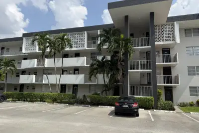 2991 NW 46th Ave #207, Lauderdale Lakes: photo 1 of 19