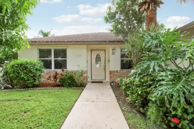 105 Raintree Trl, Jupiter: photo 1 of 15