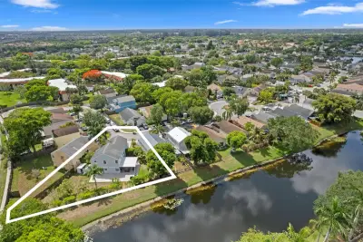 133 SW 159th Way, Sunrise: photo 1 of 35