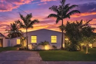 2718 Sherman St, Hollywood: photo 1 of 22