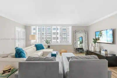 5401 Collins Ave #343, Miami Beach: photo 1 of 26