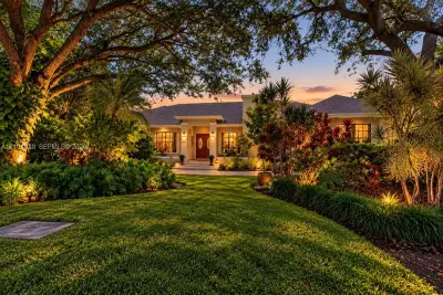 7960 SW 175th St, Palmetto Bay: photo 1 of 26