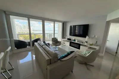 1717 N Bayshore Dr #A-1840, Miami: photo 1 of 12