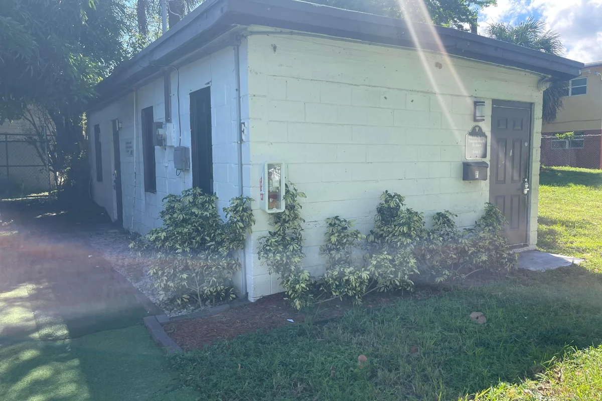 103 NW 7th #F, Pompano Beach: photo 1 of 10