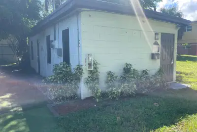 103 NW 7th #F, Pompano Beach: photo 1 of 10