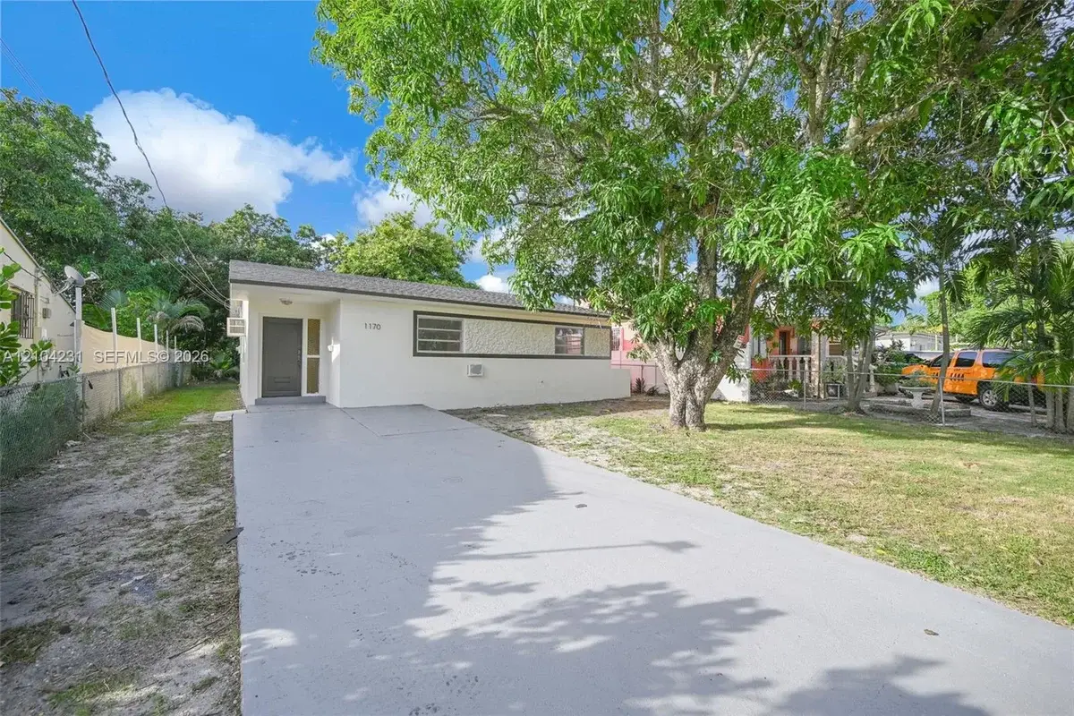 1170 NW 120th St, North Miami: photo 1 of 34