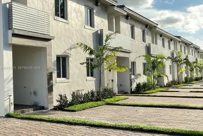 14179 SW 126th Path, Miami: photo 1 of 17