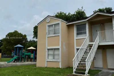 8111 SW 21st Ct, Miramar: photo 1 of 9