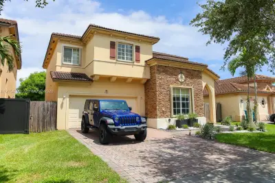 9383 SW 227th Ln, Cutler Bay: photo 1 of 58