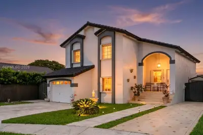 1084 SW 142nd Pl, Miami: photo 1 of 29