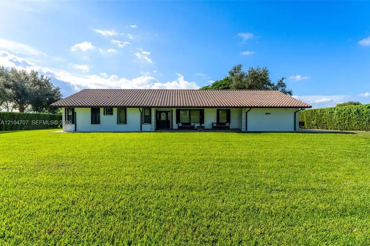 20500 SW 198th St, Miami: photo 1 of 12
