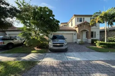Home in Homestead: photo 1 of 6