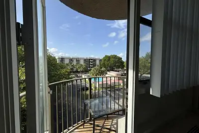 2771 Riverside Dr #403-A, Coral Springs: photo 1 of 10