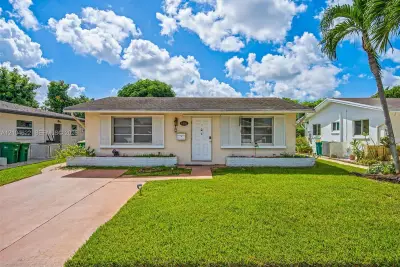6802 NW 58th Ct, Tamarac: photo 1 of 35