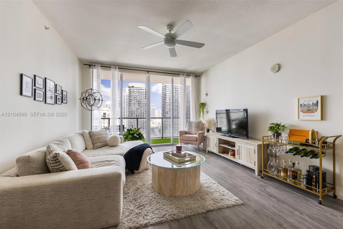 1111 SW 1st Ave #3723-N, Miami: photo 1 of 15