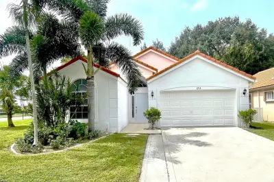 1713 Carriage Brooke Dr, Wellington: photo 1 of 22