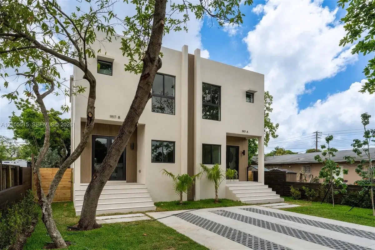 1917 NW 17th St #B, Miami: photo 1 of 32