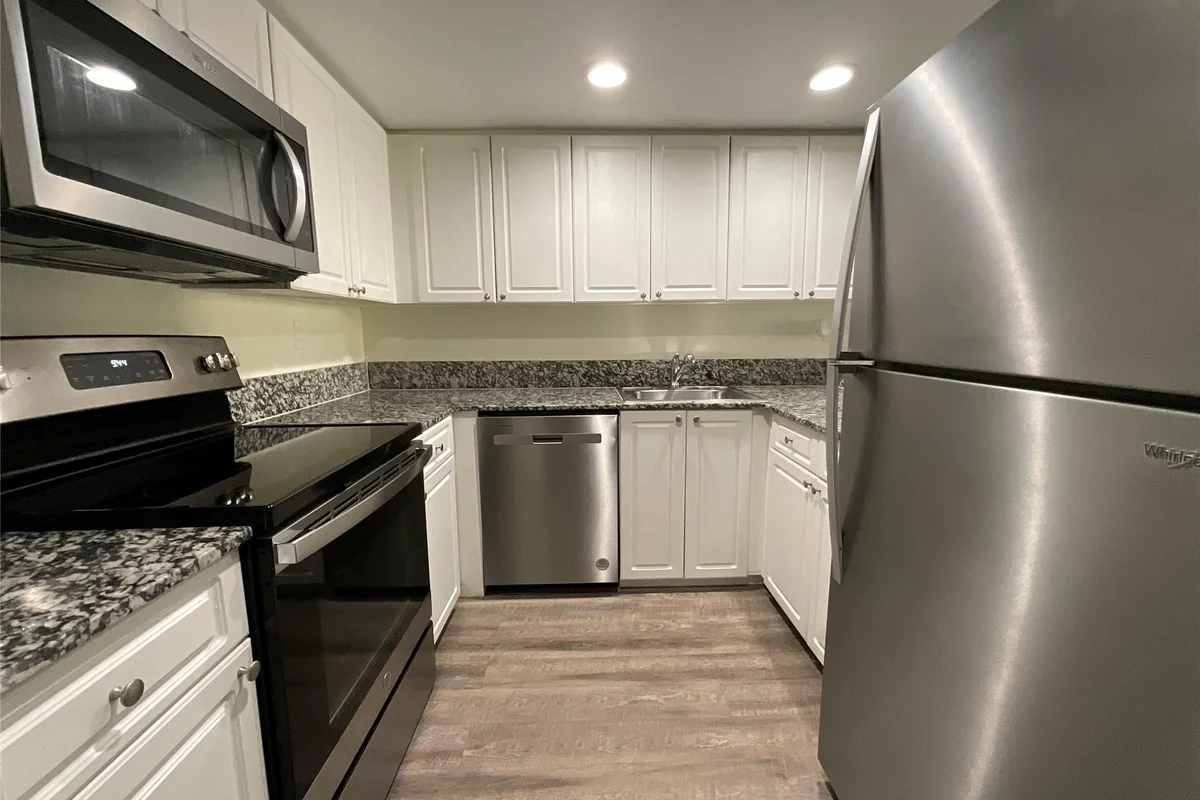 19455 NE 10 Ave #6-403, North Miami Beach: photo 1 of 13