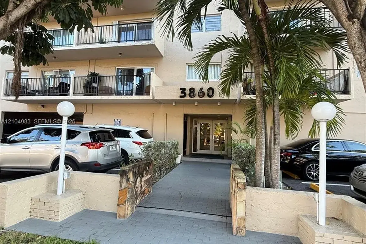 3860 NE 170th St #208, North Miami Beach: photo 1 of 1