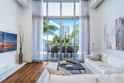 3250 NE 188th St #108, Aventura: photo 1 of 35