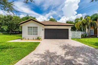 16118 SW 28th Ct, Miramar: photo 1 of 40