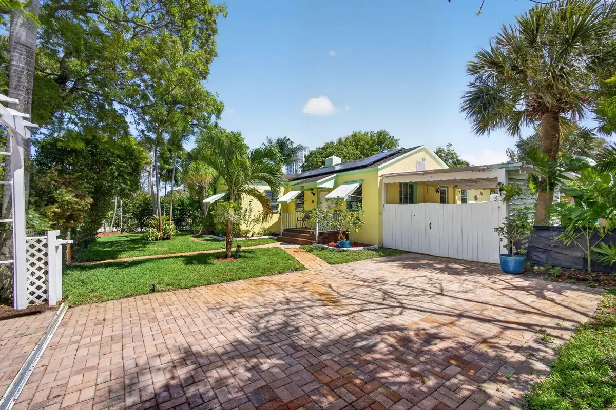 502 49th St, West Palm Beach: photo 1 of 67