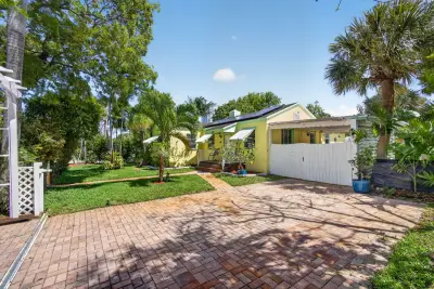 502 49th St, West Palm Beach: photo 1 of 67