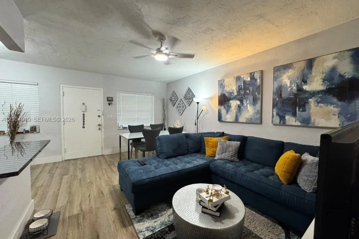 1860 Venice Park Dr #224, North Miami: photo 1 of 15